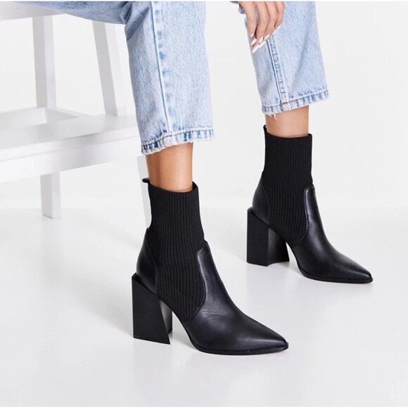 Steve Madden Shoes - Steve Madden Women's Tackle Ankle Sock Boot Size 7